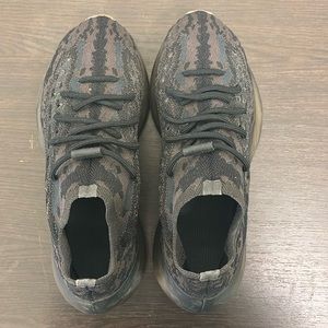 yezzy boost 380 “onyx non-reflective” size 8.5